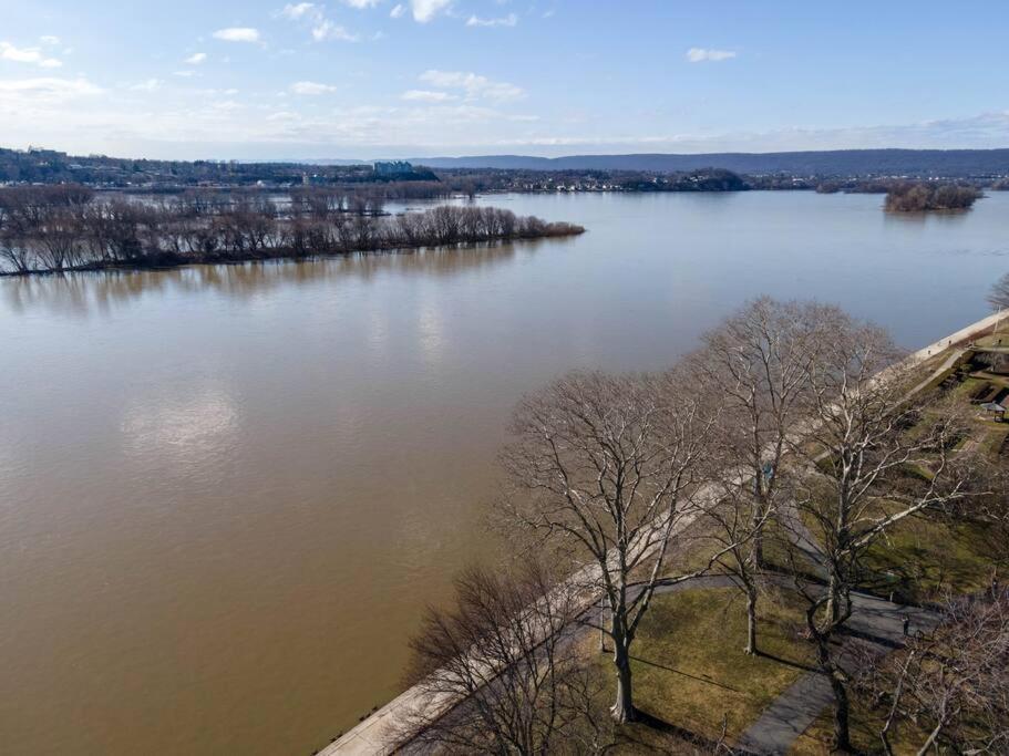 Flats On Front - Riverfront Gem Fast Wi-Fi 3F Harrisburg Bagian luar foto